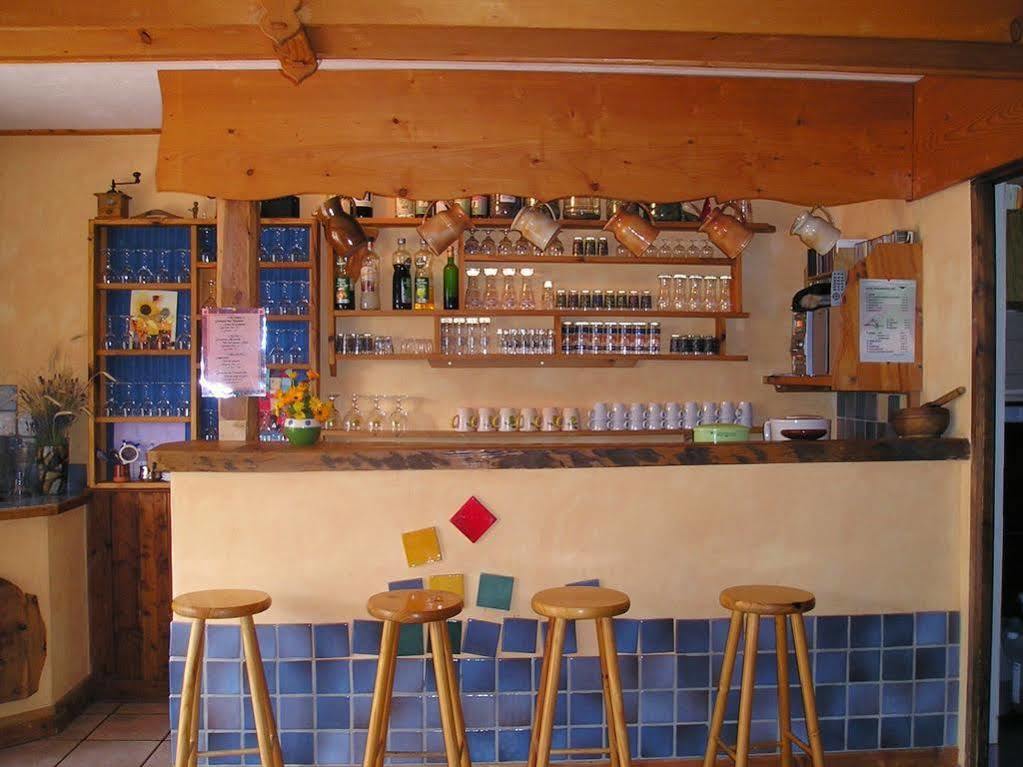 Hotel Restaurant Gites Les 5 Saisons Freissinieres Exterior foto